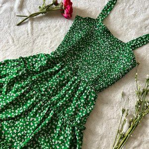 Adorable Green Ruffle Sienna Sky Sundress - Size M - LIKE NEW